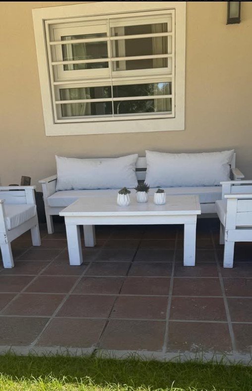 Living exterior amplio